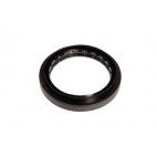 HUB INNER OIL SEAL LAND ROVER