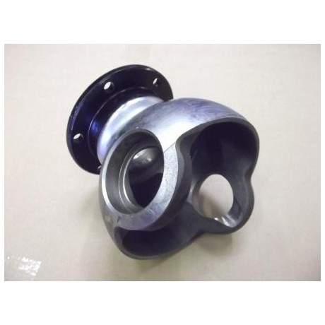 Swivel pin housing