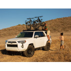 Toyota 4Runner (5. sukupolvi) (2010-nykyinen) Slimsport Roof Rack Kit / Lightbar -valmis - Front Runner