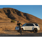 Toyota 4Runner (5. sukupolvi) (2010-nykyinen) Slimsport Roof Rack Kit / Lightbar -valmis - Front Runner