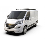 Fiat Ducato (L2H1/136in WB/Low Roof) (2014-nykyinen) Slimpro pakettiauton telinesarja - Front Runner