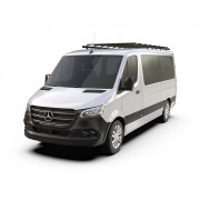 Mercedes Benz Sprinter (L2H1/144in MWB/Standard Roof) (2007-nykyinen) Slimpro pakettiautoteline - Frontrunnerilta