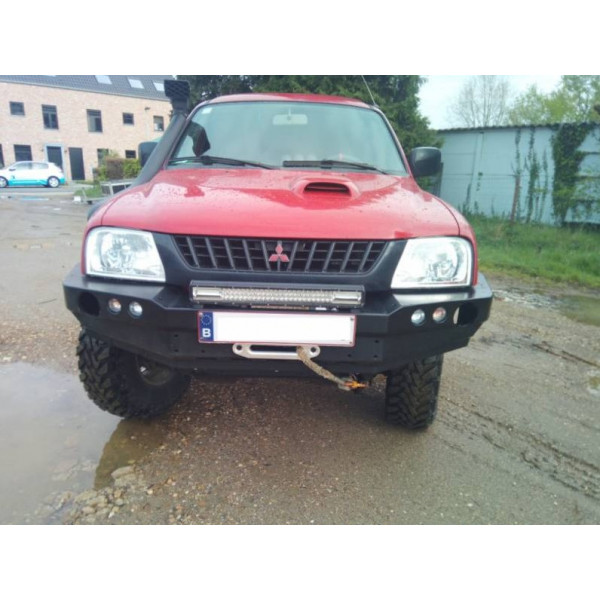 Vinsch stötfångare, fram, Mitsubishi L200