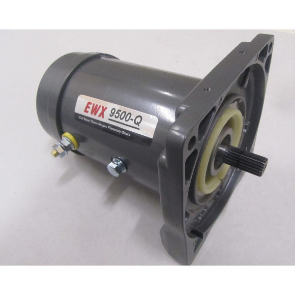 Moottori EWX9500Q-vinssiin, sis&auml;lt&auml;&auml; p&auml;&auml;tylevyn, 12 V