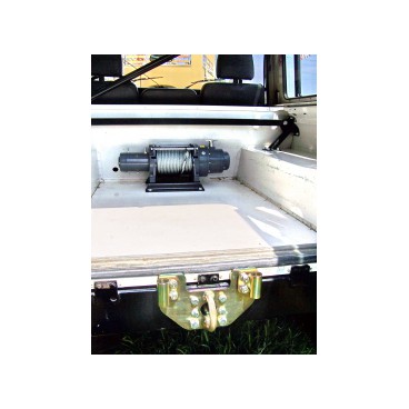 INTERNAL REAR WINCH CARRIER FOR DEFENDER 90 INTERNAL REAR WINCH CARRIER FOR DEFENDER 90